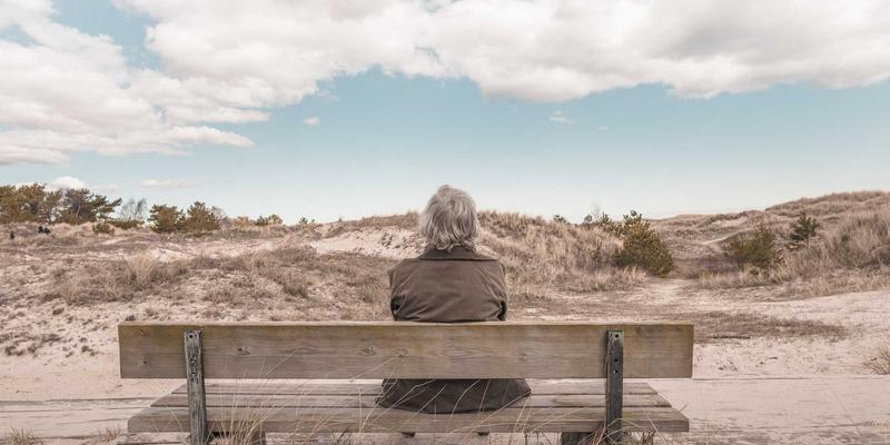 人工智能与自动化如何重塑IT外包与网络管理：五元IT的未来之路